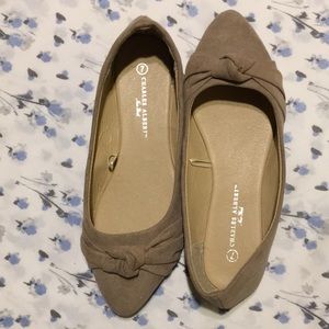Charles Albert York Womens 9 Beige Ballet Flats
